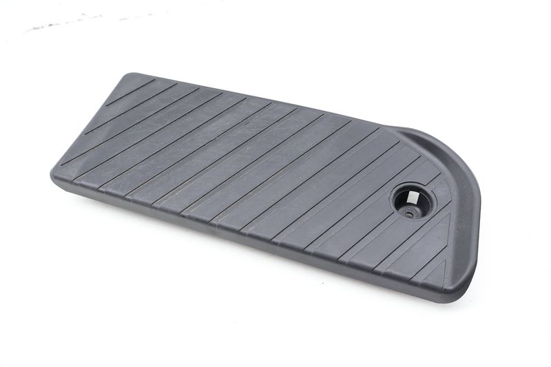 Dead Pedal / Foot Rest Cover 4M1864777A — Used (SKU 724420)