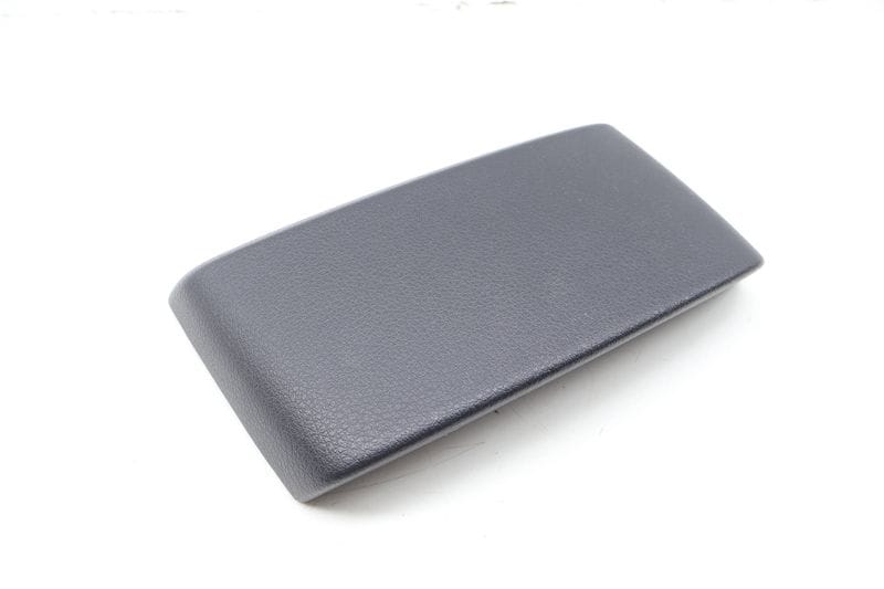 Center Armrest / Arm Rest Cover / Trim 4M0863915 — Used (SKU 724367)