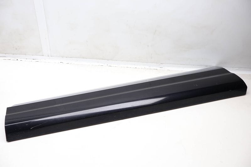 Lower Door Molding / Blade 4M0853959G — Used (SKU 615962)