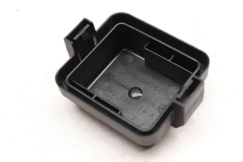Fuse Box / Relay Housing 8W0937124A — Used (SKU 505662)