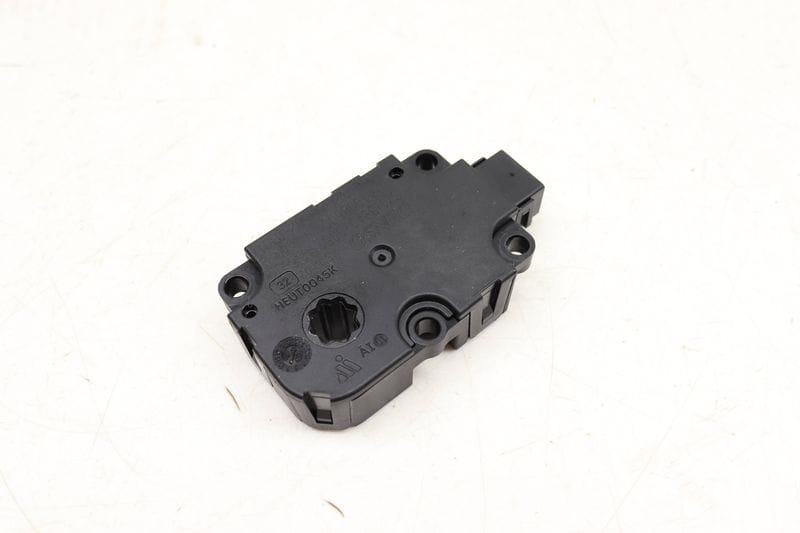 HVAC Flap / Servo Air Motor / Actuator 4M0820511 — Used (SKU 505603)