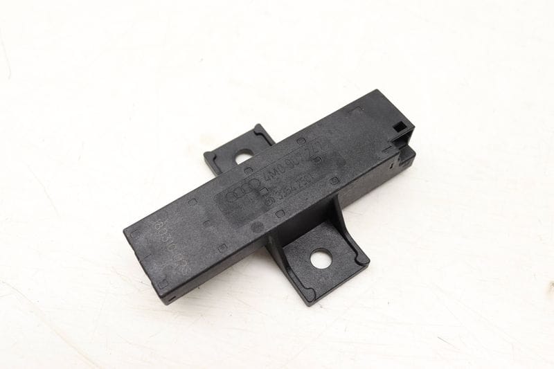 Kessy / Keyless Entry Antenna 4M0907247 — Used (SKU 505582)