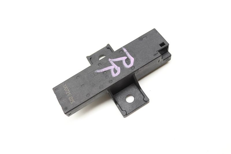 Kessy / Keyless Entry Antenna 4M0907247 — Used (SKU 588453)