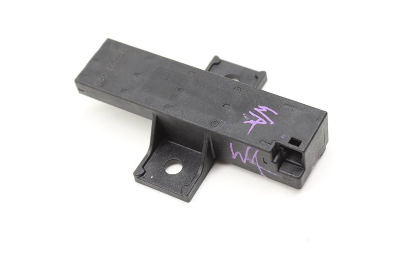 Kessy / Keyless Entry Antenna 4M0907247 — Used (SKU 598167)