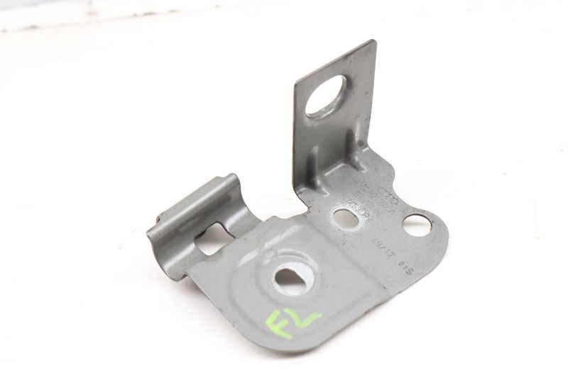 Fender Mount Bracket 4M0821167A — Used (SKU 598190)