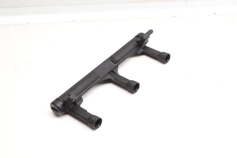 Fuel Injector Rail / Tube 06E133681L — Used (SKU 588827)