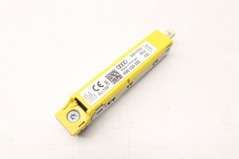 Upper Antenna Booster 4M0035225 — Used (SKU 505586)
