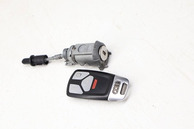 Lock Switch / Cylinder Set w/ Key 4M0898374B — Used (SKU 724538)