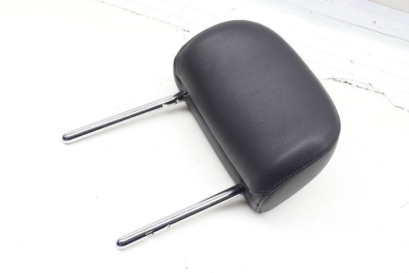 Outer Seat Headrest / Head Rest (2ND ROW) 4M0883901P — Used (SKU 724527)