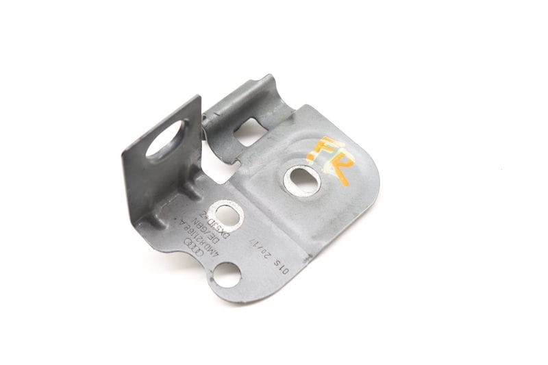 Fender Mount Bracket 4M0821168A — Used (SKU 588879)
