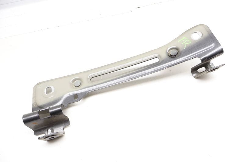 Fender Mount Bracket 4M0821432 — Used (SKU 724314)