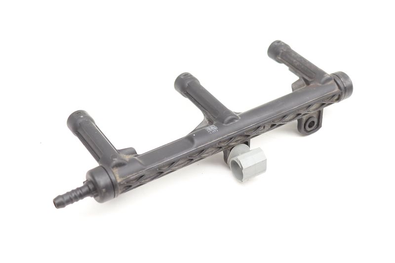 Fuel Injector Rail / Tube 06E133682C — Used (SKU 571654)