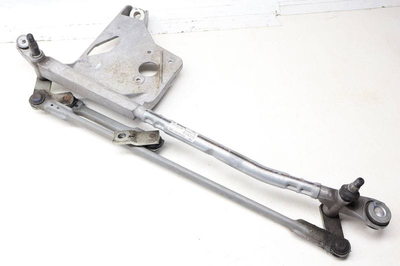 Windshield Wiper Transmission / Bracket 4M8955023 — Used (SKU 724481)