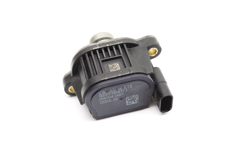 Engine Timing Solenoid Valve 06M906048F — Used (SKU 542804)