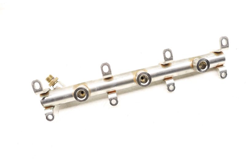 Fuel Rail 06M133315L — Used (SKU 542910)