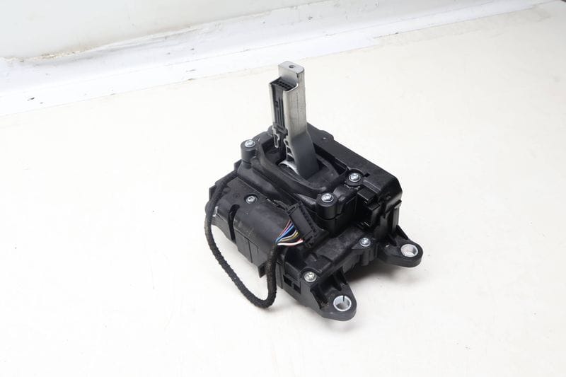 Automatic Shift / Shifter Assembly 8W1713041F — Used (SKU 656743)