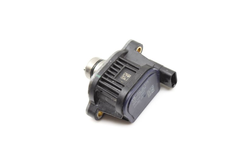 Engine Timing Solenoid Valve 06M906048F — Used (SKU 555786)