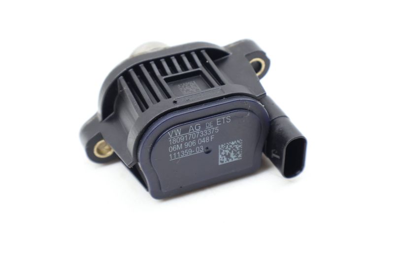 Engine Timing Solenoid Valve 06M906048F — Used (SKU 656611)