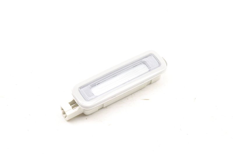 Dome / Reading Light 4M0947105 — Used (SKU 545070)