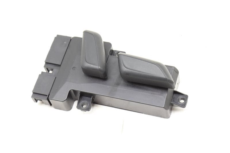 Seat Adjustment Switch 4M0959748 — Used (SKU 545114)