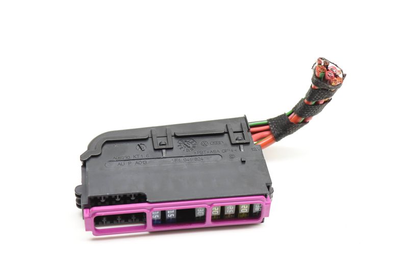 Fuse Panel / Holder 4F1941824 — Used (SKU 555451)
