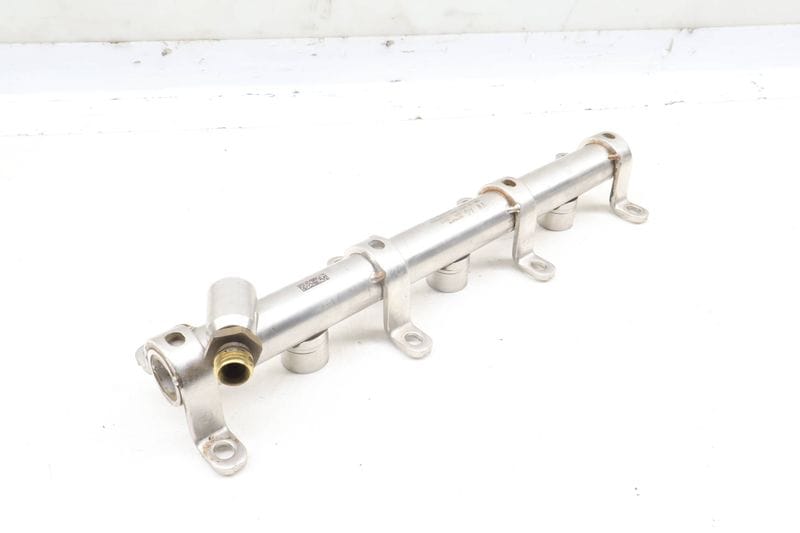 Fuel Rail 06M133315L — Used (SKU 656806)