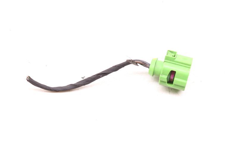 Outer LED Tail Light / Lamp Wiring Connector / Pigtail — Used (SKU 545289)