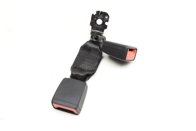 Seat Belt Buckle / Receiver (DOUBLE) 8W0857739C — Used (SKU 545235)