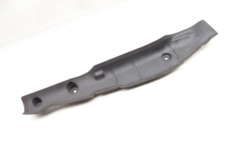 Inner Fender End Plate / Cover 8W6821112 — Used (SKU 545474)