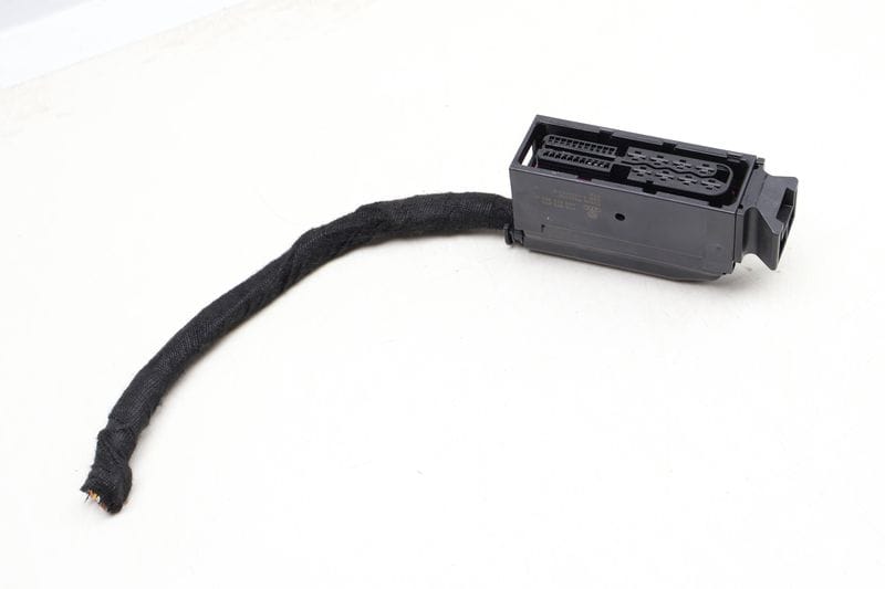 30-PIN Wiring Harness Connector / Pigtail 4H0973863 — Used (SKU 636865)