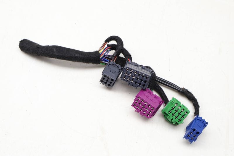 Air Suspension Module Wiring Connector / Pigtail Set — Used (SKU 636859)