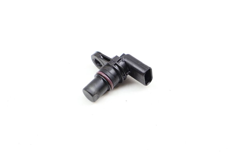 Cam / Camshaft Position Sensor 04C907601 — Used (SKU 636936)