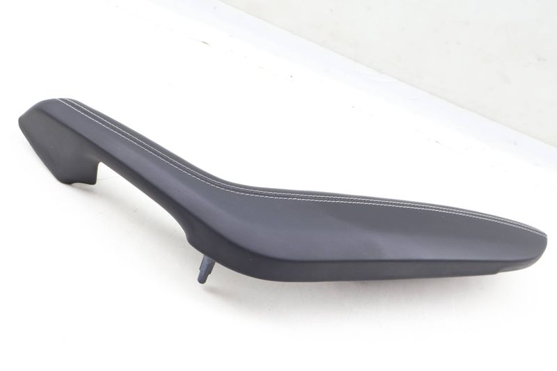 Door Panel Pull / Armrest 4G0867174A — Used (SKU 637082)