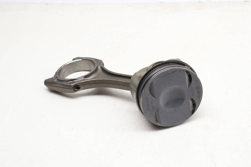 Piston w/ Connecting Rod 079107066EN — Used (SKU 637245)