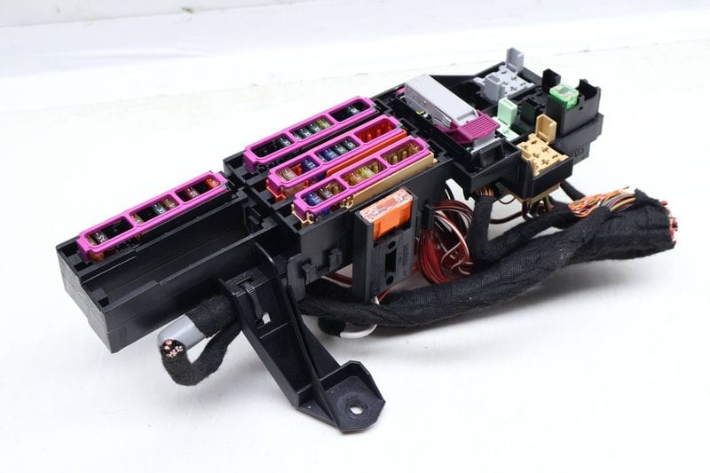 Fuse Box / Holder 4G0971845A — Used (SKU 636838)