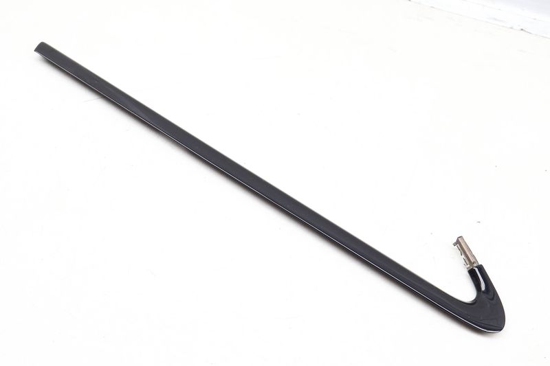 Quarter Window Glass Trim / Molding 4G5853345G — Used (SKU 637127)