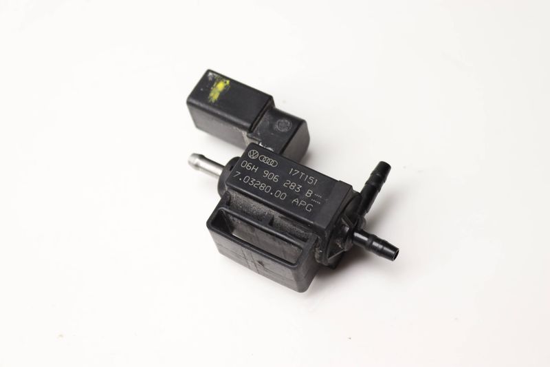Solenoid Valve 06H906283B — Used (SKU 559182)