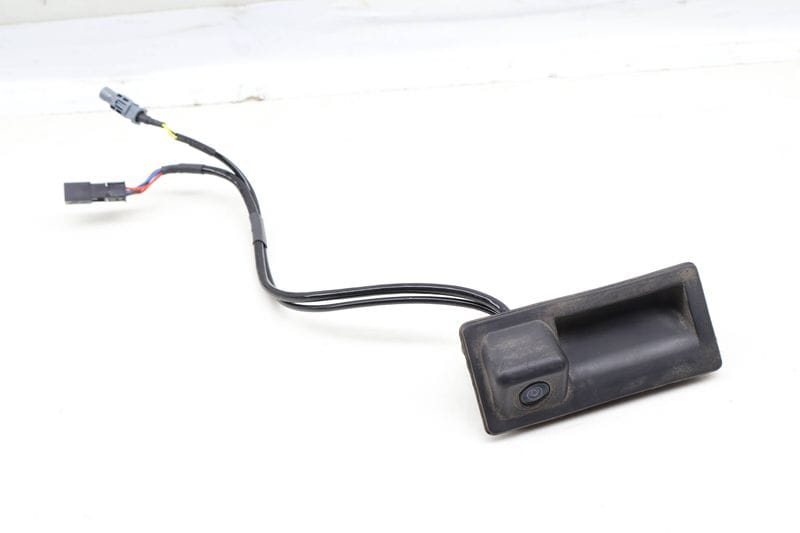 Trunk Release Handle w/ Backup Camera 4G0827566 — Used (SKU 637028)