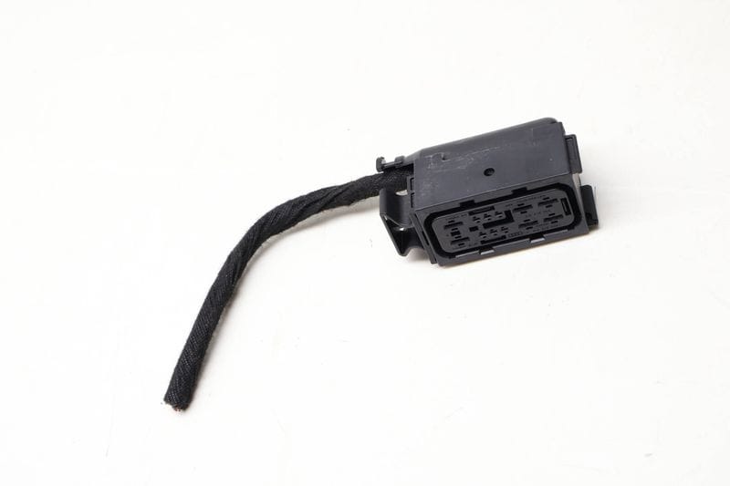 Voltage Stabilizer Module Wiring Connector / Pigtail — Used (SKU 636861)