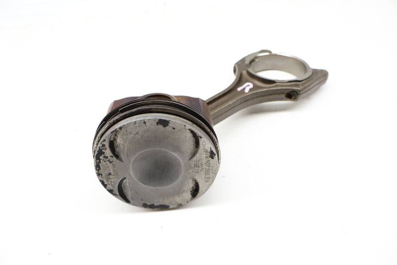 Piston w/ Connecting Rod 079107066EN — Used (SKU 715350)