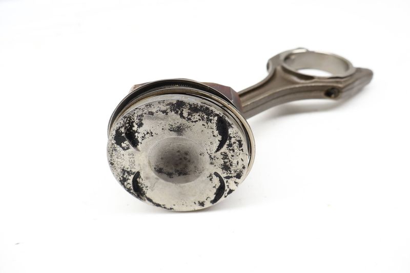Piston w/ Connecting Rod 079107066EN — Used (SKU 715351)
