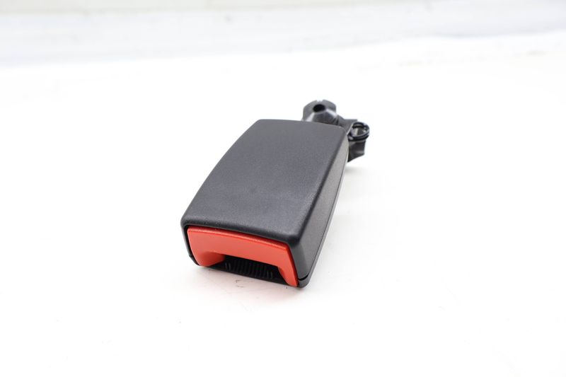 Seatbelt / Seat Belt Buckle Receiver 4G8857739 — Used (SKU 715264)