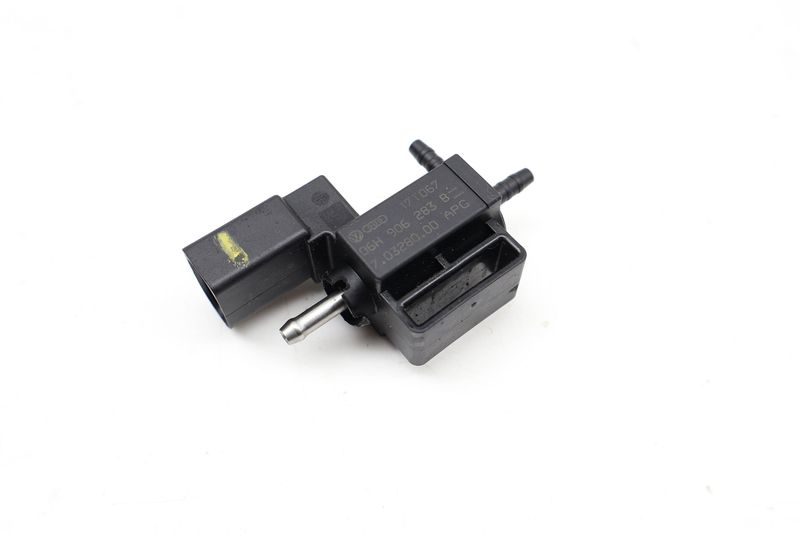 Solenoid Valve 06H906283B — Used (SKU 715144)