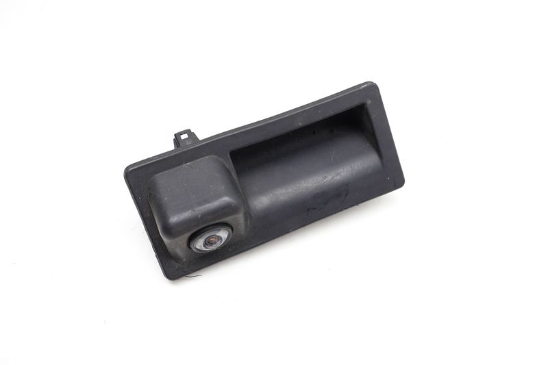 Trunk Release Handle w/ Backup Camera 7P6827566C — Used (SKU 715062)