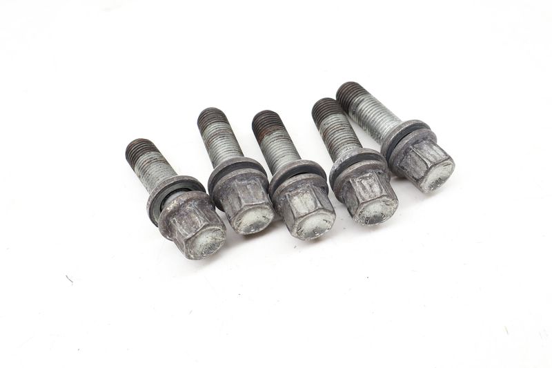 Wheel Lug Bolt / Nut Set (5) WHT002438 — Used (SKU 715092)