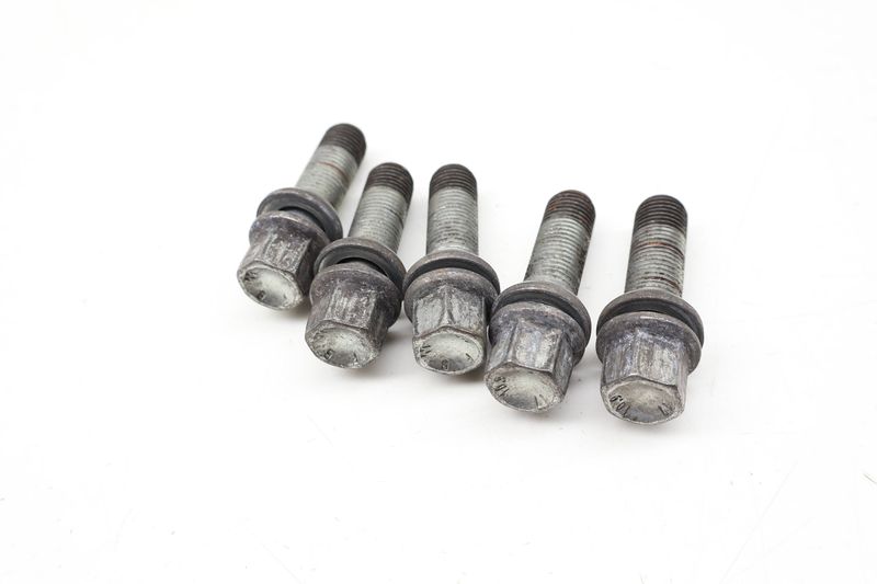 Wheel Lug Bolt / Nut Set (5) WHT002438 — Used (SKU 715093)