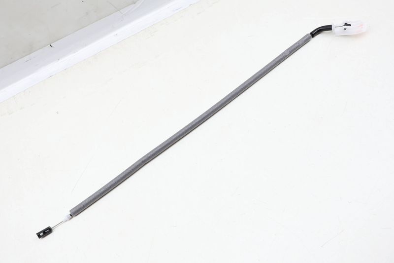 Interior Door Handle Release / Bowden Cable 51217259827 — Used (SKU 628650)