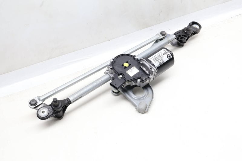 Windshield Wiper Transmission w/ Motor 61617260488 — Used (SKU 628782)