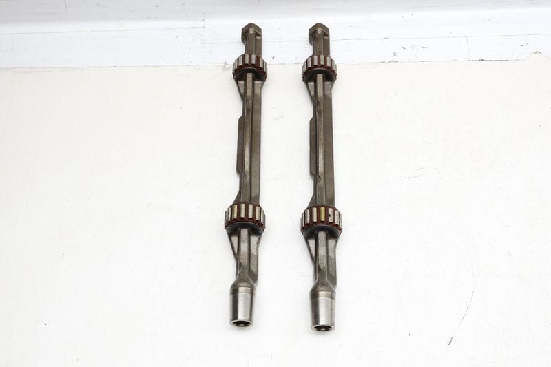 Engine Balance Shaft Set 11277645469 — Used (SKU 668116)