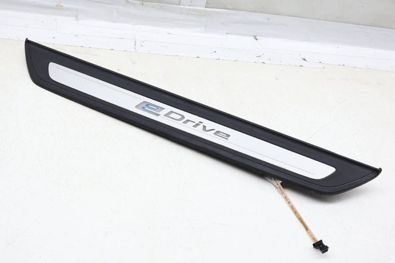 Door Sill / Scuff Panel / Light Bar (EDRIVE) 51477405772 — Used (SKU 667678)